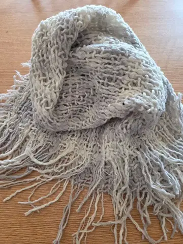 Plantation 체크 프린지 스톨 화이트 x 라이트 그레이