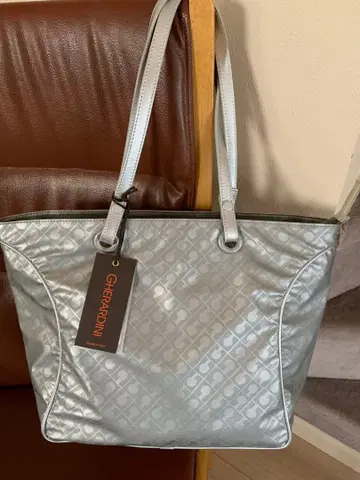 미사용 게랄디니 실버 토트백