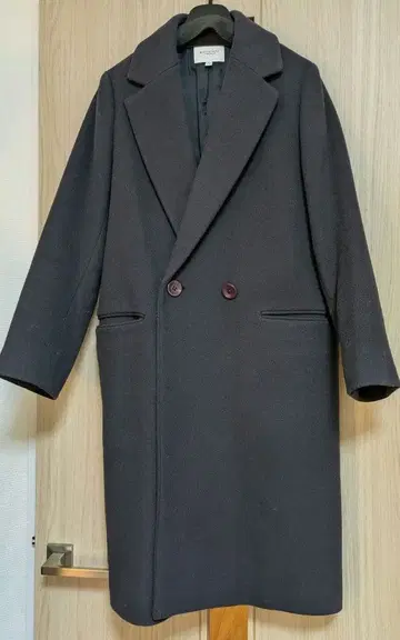 유나이티드 애로우즈 다크 그레이 더블 브레스트 롱 코트