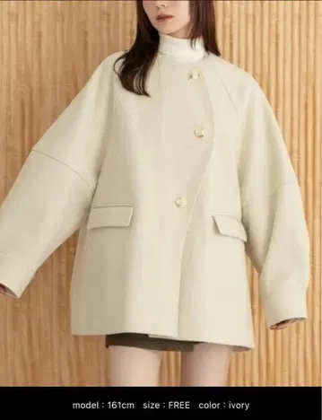 새상품 hinari 아이보리 노카라 웨이브 디자인 미들 코트 코트