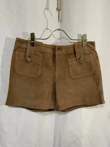 브라운 스웨이드 숏팬츠
