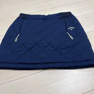 Callaway 네이비 퀼팅 스커트