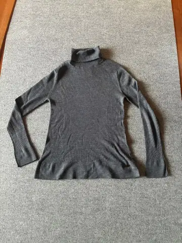 모라비토 터틀넥 니트 새상품