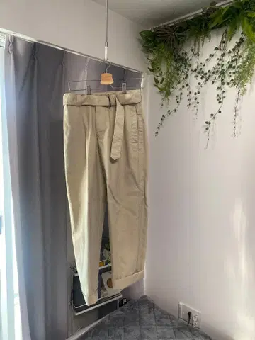 MHL 테이퍼드 슬랙스 벨트 포함 베이지