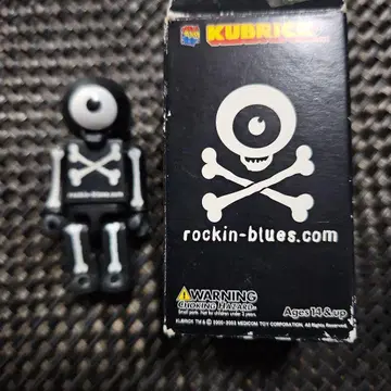 큐브릭 로키 블루스