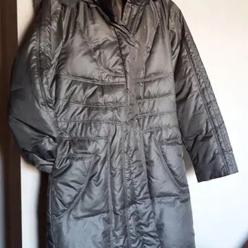 카키 후드 부착 다운 자켓