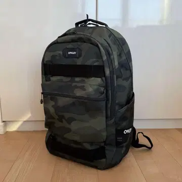 [ 새상품급 ] OAKLEY 카모플라쥬 백팩