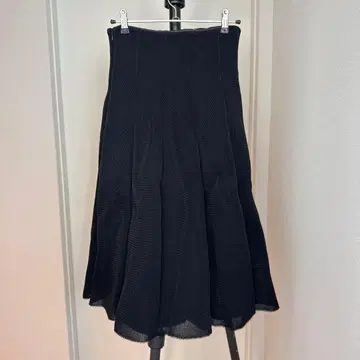 [ LE CIEL BLUE ] 블랙 메쉬 플레어 스커트