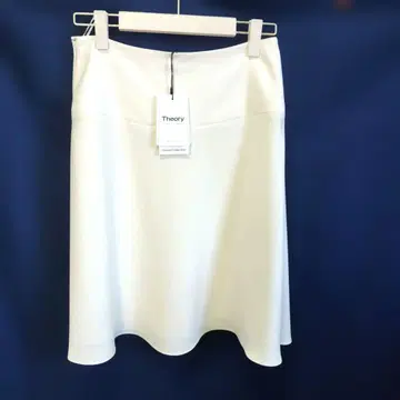 띠어리 플레어 스커트 택 포함 미사용 size 4