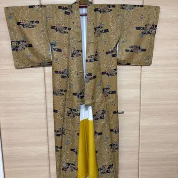 미사용 시츠케 포함 꽃무늬 코몬 기모노 황토색