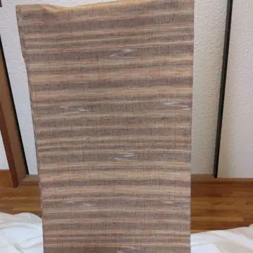 츠무기 기모노 옷감 브라운과 옅은 오렌지 스트라이프