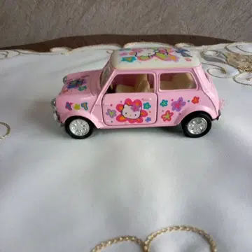 헬로키티 미니카