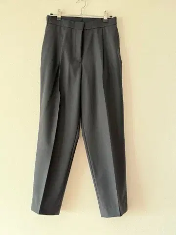 Joseph 그레이 테이퍼드 팬츠