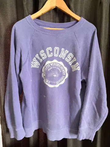 80s 분위기 퍼플 페이드 Wisconsin 맨투맨