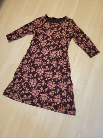 꽃무늬 긴팔 A라인 원피스