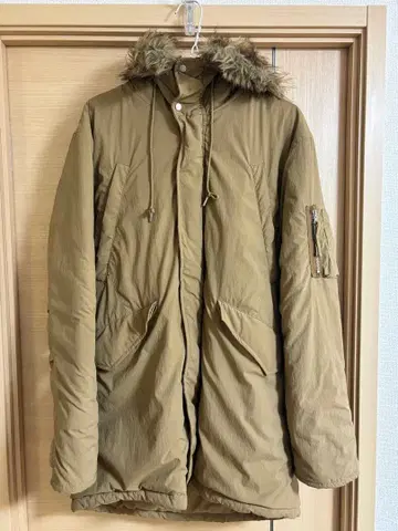 퍼 포함 롱 모즈 코트