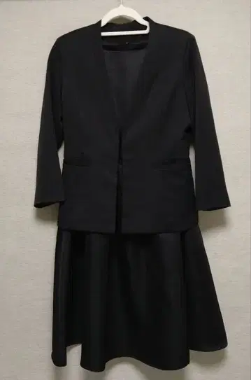 블랙 스커트 수트 (자켓 드레스 세트)