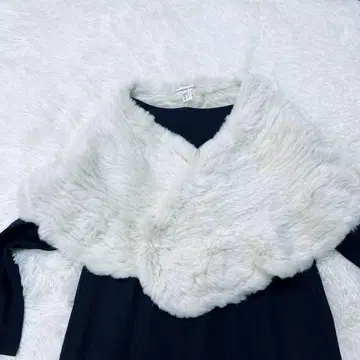 STRAWBERRY-FIELDS 화이트 퍼 숄