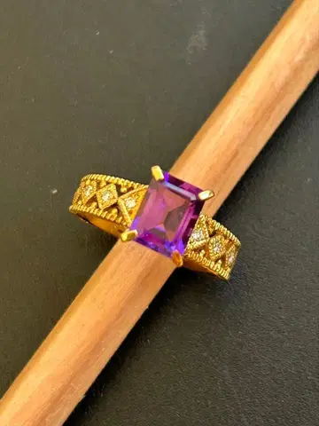 자수정 에메랄드 컷 K18 반지