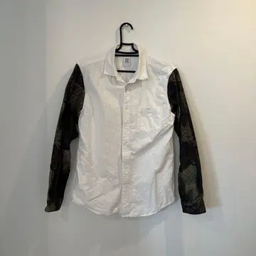 그라니프 화이트/소매 패턴 긴팔 셔츠 M