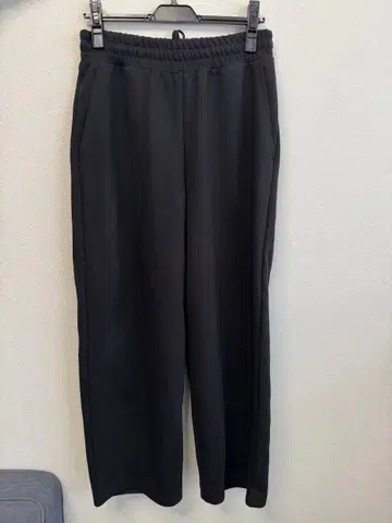 [유니클로] 맨투맨 와이드 팬츠 블랙 S