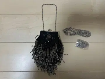 새상품급 Grace continental 비즈 프린지 파티 백