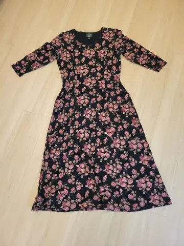 장미 패턴 원피스