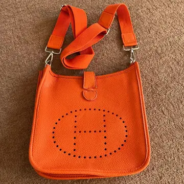 오렌지 숄더백