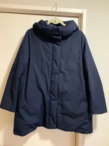 새상품급 유니클로 하이브리드 다운 숏코트 L 네이비 클리닝 완료