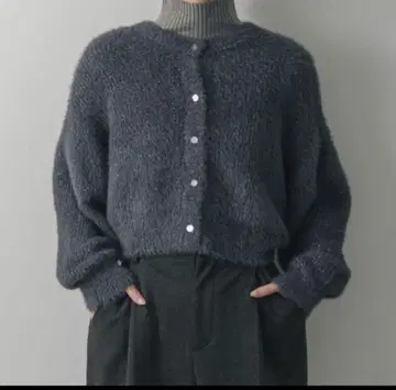 SENSE OF PLACE 라메 샤기 크롭 가디건