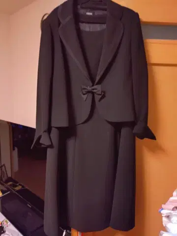 미사용 새상품 TISSE 블랙 수트 세트 23ABR