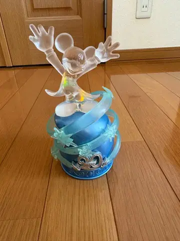 미키마우스 20주년 기념 빛나는 조각상