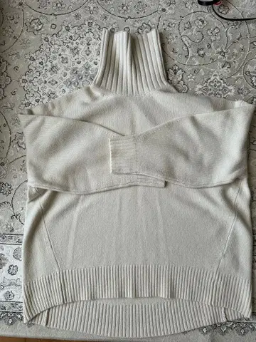 유나이티드 애로우즈 울 캐시미어 아쿠아 터틀넥 니트