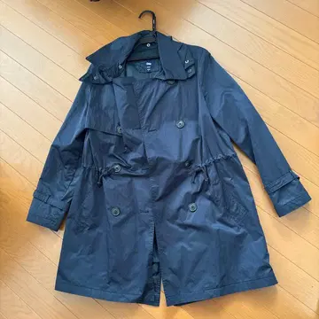 네이비 후드 부착 트렌치코트