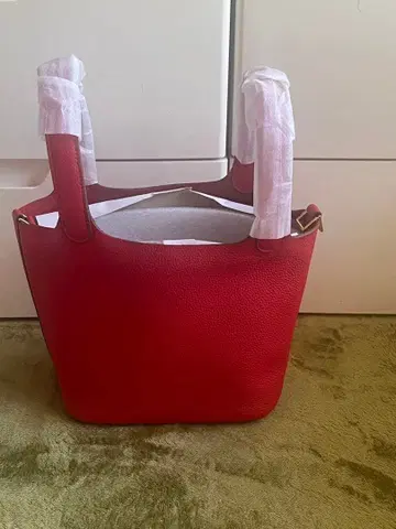 미사용 새상품 천연 가죽 빨간색 백