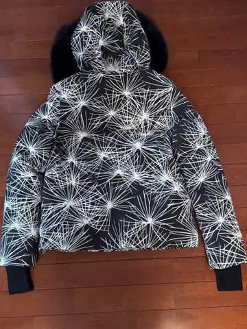 새상품 고급 레어템 Phoenix 여성용 다운 자켓 블랙 x 화이트