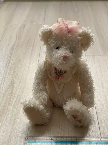 리본 포함 화이트 곰 봉제 인형 약 30cm