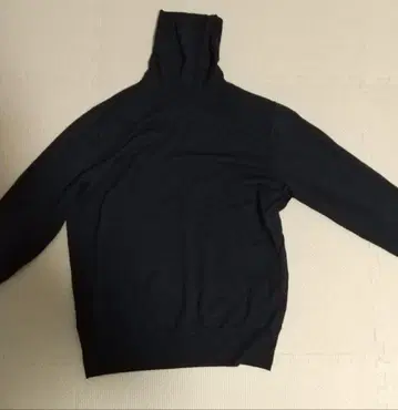 하이 게이지 크루치아니 니트 터틀 스웨터 다크 네이비