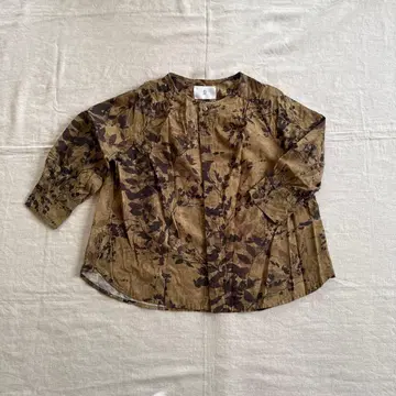 가사*가사 잎 패턴 블라우스