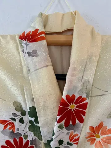 호몬기 크림색 옐로우 계열 꽃무늬 기장 147 화장 61