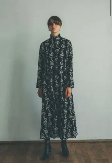 [ CLANE ] 스트라이프 플라워 자수 원피스