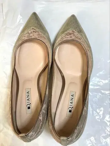 DIANA 다이애나 골드 펌프스
