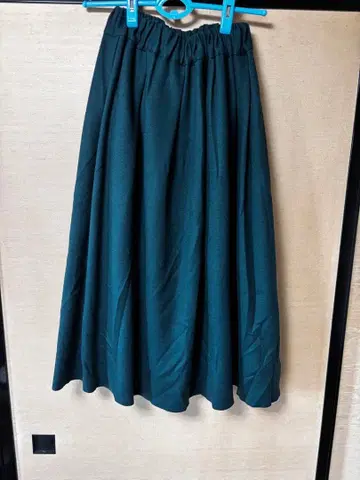 SACRA 미디엄 스커트 허리밴딩 울 100% 모스그린