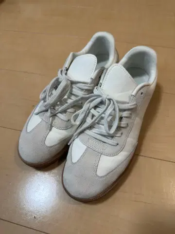 무인양품 부드러운 깔창을 사용한 콤비네이션 스니커즈