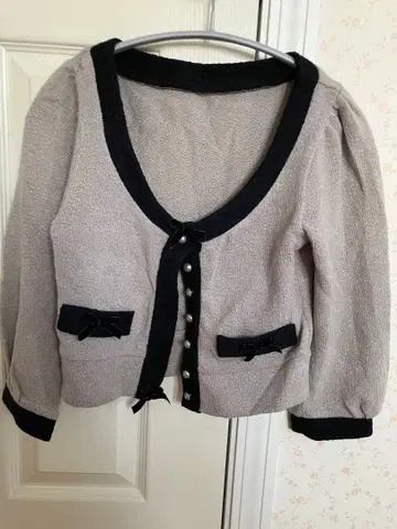 툴라라 리본 포함 가디건