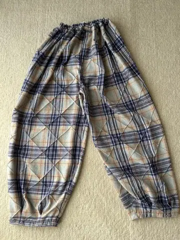 핀턱 체크 서커스 팬츠