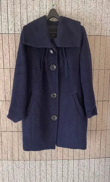 네이비 헤링본 롱 코트 시슬리