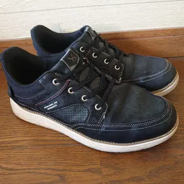 캐주얼 블랙 스니커즈