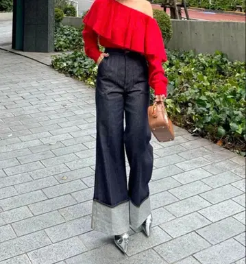 [ 새상품급 ] 시뉴cygne 오프숄더 니트 레드