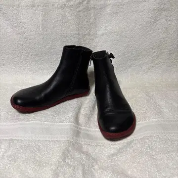 블랙 가죽 지퍼 숏부츠 빨간색 밑창